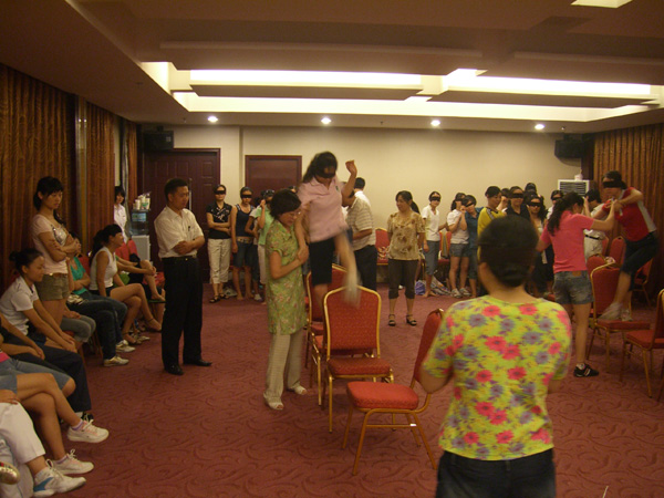廣聯(lián)室內(nèi)拓展活動(dòng)剪影