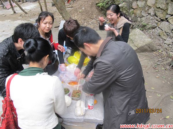 曉峰風景區(qū)之旅——廣聯(lián)2011年春游剪影