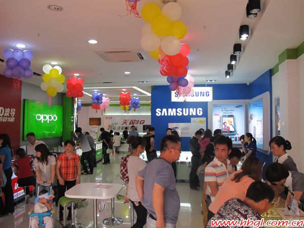 廣聯(lián)通訊城伍家分店開(kāi)業(yè)盛況