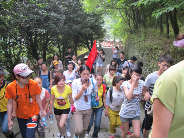 乾坤秀萃 武當(dāng)之巔 （公司2013年度員工旅游照片）