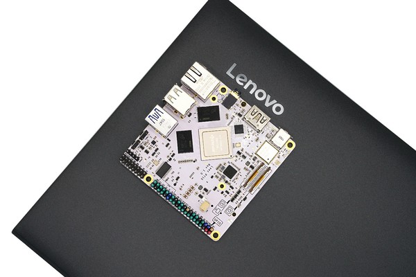 高效能易擴展 極客神器聯(lián)想Leez P710亮相MWC2019  CNMO